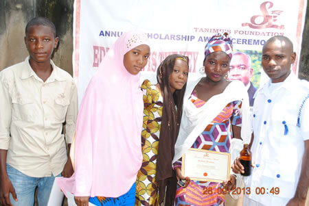 Recipients of the Tanimu’s foundation Award, at the community level 2013